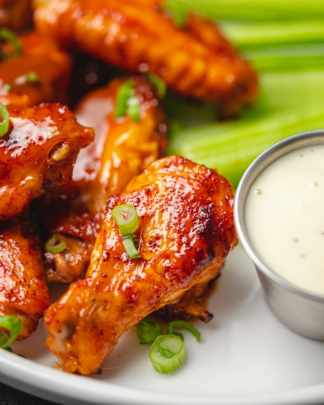 Chicken wings with spring onions